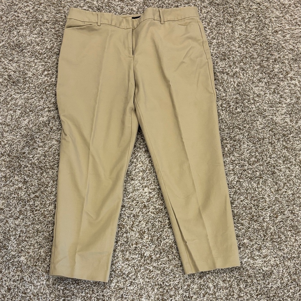 Liz Claiborne Women's Khaki Capris